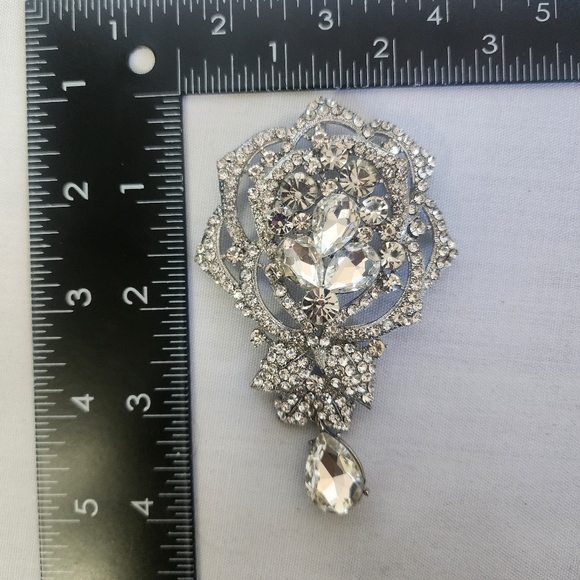 Large Statement Silver with Clear Crystal Rose Pin Brooch / Pendant - Picture 7 of 7